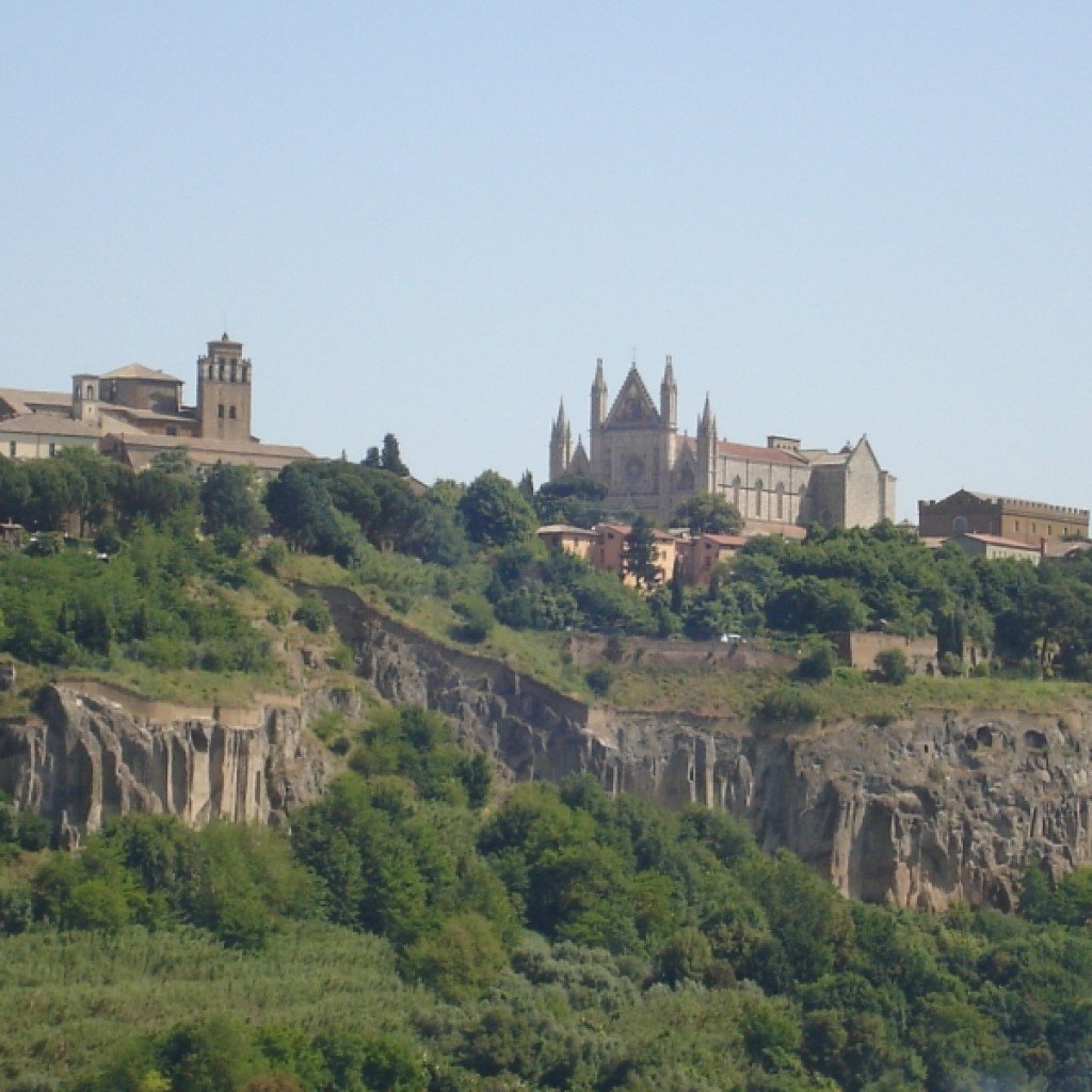 A pleasant itinerary by foot within the archaeological park of Orvieto (PAAO) a easy-medium difficulty of about 4 km total length and with several points of ascent and descent.