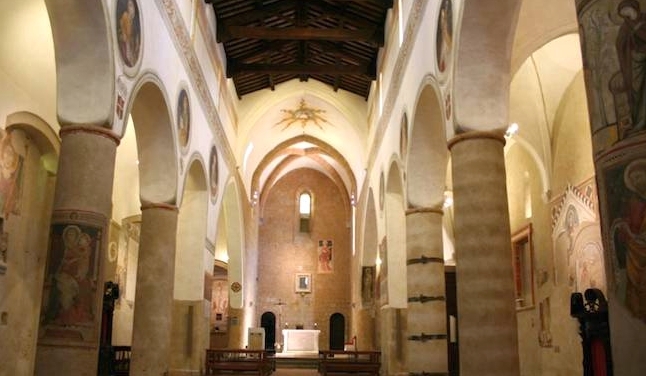 interno chiesa san giovenale